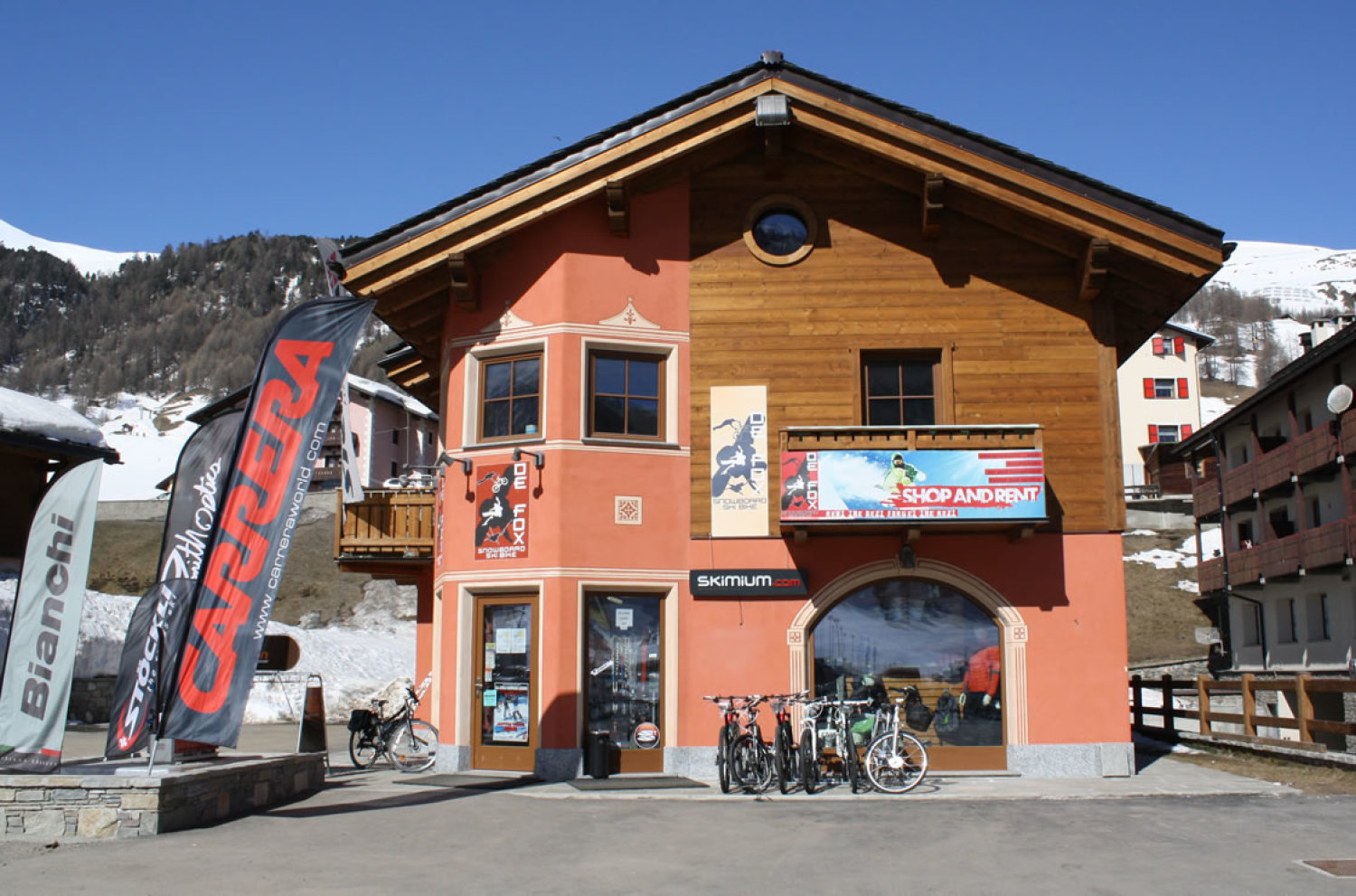 https://www.valtellinaok.com/Foto/Negozi/95/noleggio-sci-livigno-defox.jpg